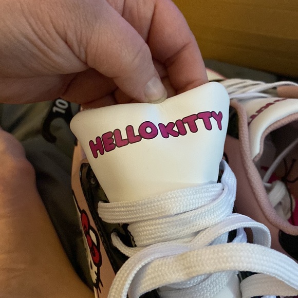 Hello Kitty Sanrio Women's /Teen's Pink Casual Court Fashion Shoe size 10 NWT 👋😸 - Picture 5 of 9